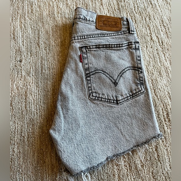 Levi’s High-Waisted Wedgie 501 Denim Shorts - Picture 1 of 3